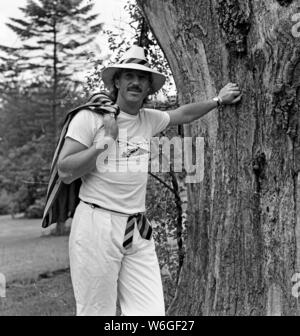 Ian Botham in seiner neuen Rolle als Fashion Model, birtles Hall, Cheshire. 7. Juni 1985. Stockfoto