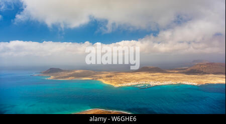 Schönen Vulkaninsel Lanzarote - Panoramablick vom Mirador del Rio. Kanarische Inseln Stockfoto