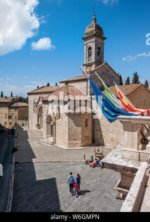 Die romanische Kirche von San Quirico d'Orcia, in der Provinz von Siena, Toskana, Italien Stockfoto