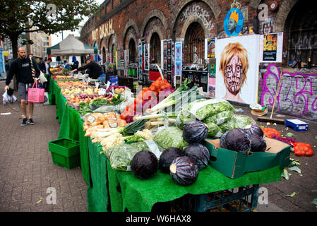 Street Scene Händler bei Fruit Market Brick Lane. Stockfoto