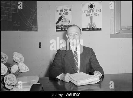 Herz Berg Relocation Center, Heart Mountain, Wyoming. Guy Robertson, Project Director, Herz M. . .; Umfang und Inhalt: Der vollständige Titel für dieses Foto liest: Herz Berg Relocation Center, Heart Mountain, Wyoming. Guy Robertson, Project Director, Herz Mountain entfernt. Stockfoto