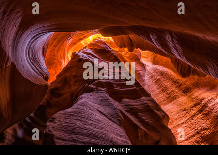 Slot Canyon bekannt als Canyon X, in der Nähe von Page, Arizona, Vereinigte Staaten von Amerika Stockfoto