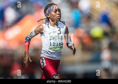 Greensboro, North Carolina, USA. 01 Aug, 2019. August 1, 2019: Aaron Bryant III konkurriert in der Jungen 1500 Meter laufen 11 Jahre Abteilung in den 2019 AAU Junior Olympic Games bei BB&T Stadium in Greensboro, North Carolina. Prentice C. James/CSM Credit: Cal Sport Media/Alamy leben Nachrichten Stockfoto