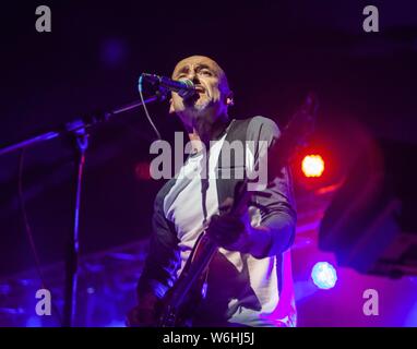 Honiton, Devon, Großbritannien. 01 Aug, 2019. Dave Hull - Denholm fronting 1970 s Folk Rock supergroup Lindisfarne, die Schlagzeile als Festival Opening Act für Sidmouth Folk Festival Woche 2019. Tony Charnock/Alamy Leben Nachrichten. Credit: Foto Central/Alamy leben Nachrichten Stockfoto