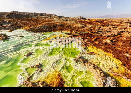 Sauren Pools, mineralische Formationen, Salzablagerungen im Krater des Dallol Vulkan, die danakil Depression; ferne Region, Äthiopien Stockfoto