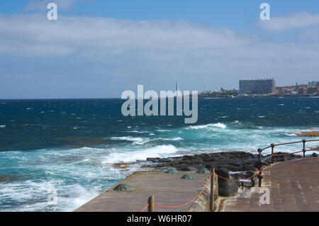 Blick von der Küste des Punta Larga Leuchtturm auf der Insel Teneriffa, Spanien Stockfoto