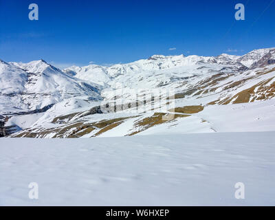 Kibber ist ein Dorf hoch in den Spiti Tal im Himalaya in Himachal Pradesh. Es enthält ein Kloster und die kibber Wildlife Sanctuary Stockfoto