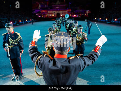 Edinburgh, Schottland, Großbritannien. 1 Aug, 2019. Vorschau öffnung Nacht der 2019 Royal Edinburgh Military Tattoo, auf der Esplanade in Edinburgh Schloss durchgeführt. Dies ist 69. Jahr des Tattoo und es läuft von 2-24 August. Abgebildete Musique de'Artillerie Credit: Iain Masterton/Alamy leben Nachrichten Stockfoto