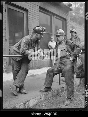 Bergleute im Waschhaus für Arbeit bereit. Us-Kohle und Koks Firma, Gary Minen, Gary, McDowell County, West Virginia. Stockfoto