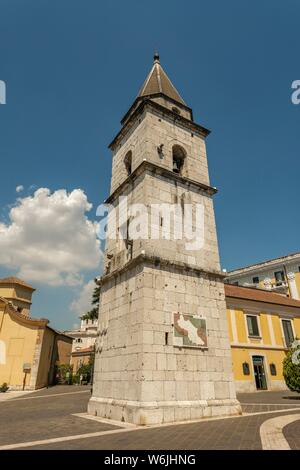 Glockenturm der Kirche Santa Sofia Benevento, das Archäologische Museum, Unesco offizieller Kandidat Kampanien, Italien Stockfoto