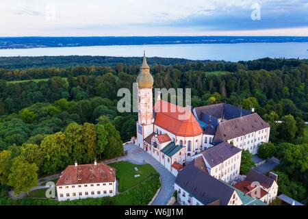 Das Kloster Andechs, Luftaufnahme, Ammersee, Funfseenland, Pfaffenwinkel, Oberbayern, Bayern, Deutschland Stockfoto