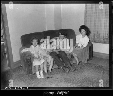 Ein Teil der Familie von Floyd Mackley, Bergmann, Leben in Unternehmen. Utah Kraftstoff Firma, Castle Gate Mine, Burgtor, Carbon County, Utah. Stockfoto