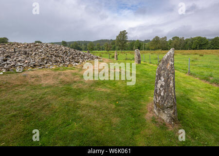 Standing Stones bei Corrimony Cairn, Scottish Highlands Stockfoto