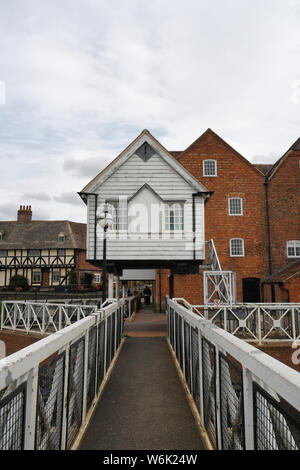 Restauriertes historisches Abbey Mill am Fluss Avon in Tewkesbury England, Großbritannien, II* denkmalgeschütztes Gebäude Stockfoto