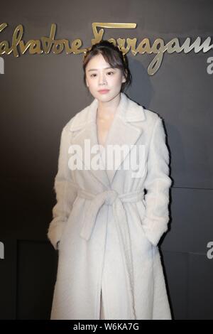 Chinesische Schauspielerin Sandra Ma Sichun kommt für Mode der Salvatore Ferragamo zeigen während der Mailand Fashion Week Herbst/Winter 2018 in Mailand, Italien, 24. Stockfoto