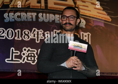 Indischen Schauspieler Aamir Khan besucht eine Road Show "Geheimnis seines neuen musikalischen Drama film Superstar" in Shanghai, China, 22. Januar 2018 zu fördern. Stockfoto