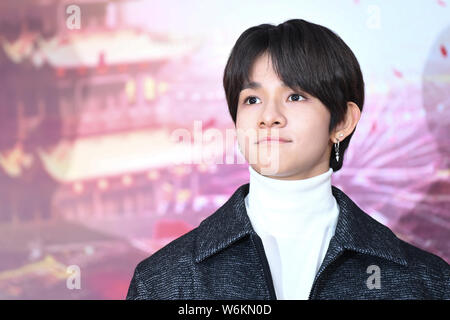 Südkorea - der amerikanische Sänger Samuel Kim Arredondo, bekannt als Samuel, besucht eine Pressekonferenz für die 2018 Jiangsu Fernsehen Silvester Gala, ein Stockfoto