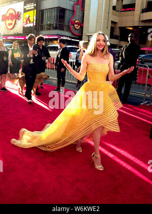 Hollywood, Kalifornien, USA, 1. August 2019 Schauspielerin Amanda Seyfried sorgt Twentieth Century Fox die Weltpremiere von "The Art Of Racing In The Rain" am 1. August 2019 im El Capitan Theatre in Hollywood, Kalifornien, USA. Foto von Barry King/Alamy leben Nachrichten Stockfoto