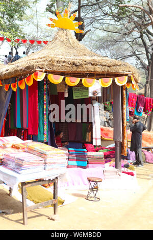 Bekleidungsgeschäft in Surajkund Crafts Mela, Surajkund, Faridabad, Haryana, Indien Stockfoto