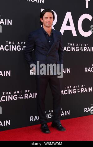 Los Angeles, CA. 1 Aug, 2019. Milo Ventimiglia in der Ankunftshalle für DIE KUNST DES LAUFENS IN DER REGEN Premiere, El Capitan Theatre, Los Angeles, CA August 1, 2019. Credit: Priscilla Grant/Everett Collection/Alamy leben Nachrichten Stockfoto