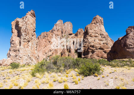 Landschaft und Aussicht auf die Ausläufer der Felsen in der Nähe RN 25, National Highway 25, Patagonien, Argentinien Stockfoto