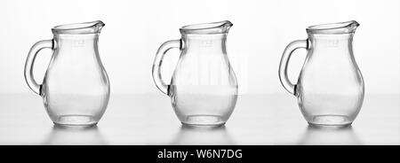 Leere Kanne, transparent, umriss Stil, Schüssel, Bilder, Milchkännchen, arabisch Kanne, Milch Flasche, Milchkännchen, arabisch Krug Stockfoto