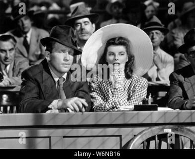 SPENCER TRACY und Katharine Hepburn in FRAU DES JAHRES (1942), unter der Regie von George Stevens. Credit: M.G.M/Album Stockfoto