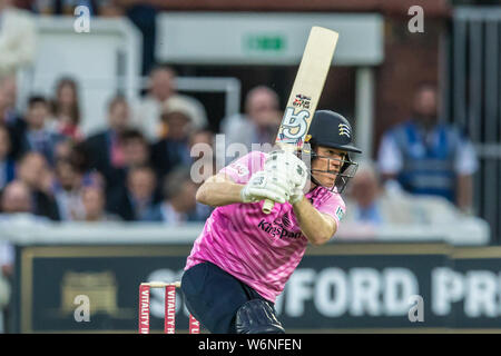 London, Großbritannien, 1. August 2019. Eoin Morgan schlagen für Middlesex gegen Kent Spitfires in der Vitalität Blast T20 Cricket Match an den Lords. David Rowe/Alamy leben Nachrichten Stockfoto