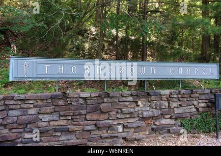 EUREKA SPRINGS, AK-28 Jun 2019 - Ansicht der Thorncrown Chapel, ein Wahrzeichen Wald Kapelle im Wald von Eureka Springs, Arkansas, aufgeführt auf der Nationa Stockfoto