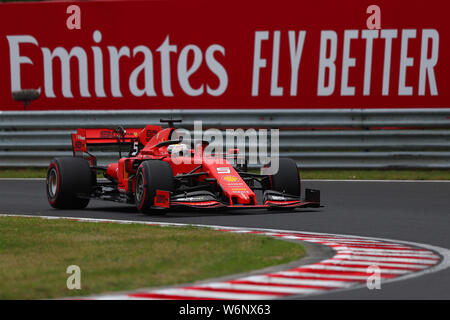 Budapest, Ungarn. 02 August, 2019. Sebastian Vettel der Scuderia Ferrari am Anschluss während der Praxis für die F1 Gran Prix von Ungarn Credit: Marco Canoniero/Alamy leben Nachrichten Stockfoto