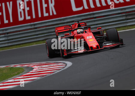 Budapest, Ungarn. 02 August, 2019. Sebastian Vettel der Scuderia Ferrari am Anschluss während der Praxis für die F1 Gran Prix von Ungarn Credit: Marco Canoniero/Alamy leben Nachrichten Stockfoto