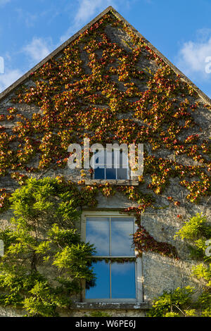 Glamping und Urlaub auf dem Bauernhof bei Cloughjordan House in der Grafschaft Tipperary, Irland Stockfoto