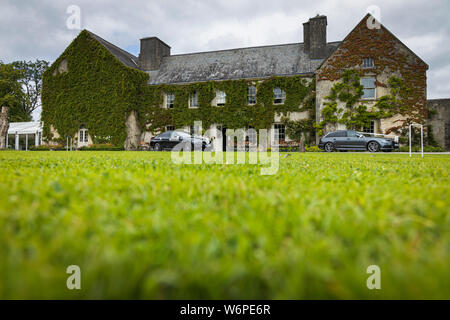 Glamping und Urlaub auf dem Bauernhof bei Cloughjordan House in der Grafschaft Tipperary, Irland Stockfoto