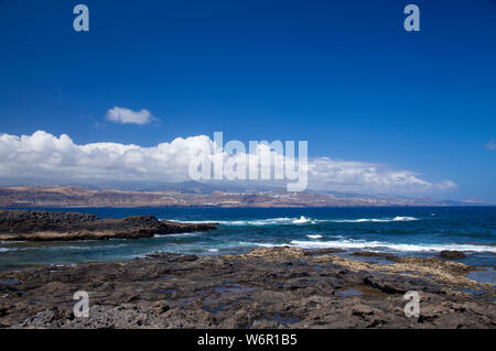 Gran Canaria, Juli, Blick von La Isleta Halbinsel in der Mitte der Insel, Schicht von Wolken Stockfoto