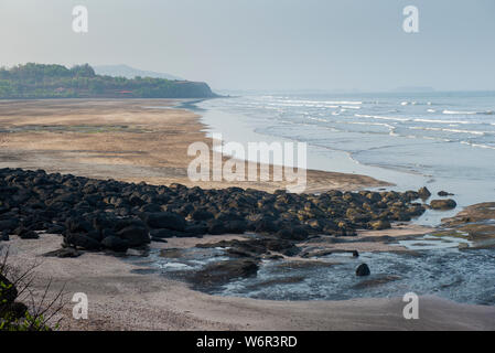 Savane Beach in der Nähe von Anjarle, Ratnagiri, Maharashtra, Indien Stockfoto