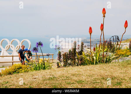 Portland, Dorset. 2. August 2019. UK Wetter. Die Menschen genießen die Sonne auf der Insel und in Dorset. Credit: stuart Hartmut Ost/Alamy leben Nachrichten Stockfoto