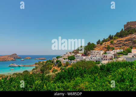 Die historische Stadt Lindos mit seiner schönen Bucht Stockfoto