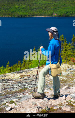 Nordosten Arm Anzeige von Mill Cove Lookout Trail Gipfel, Terra Nova Nationalpark, Neufundland und Labrador, Kanada Stockfoto