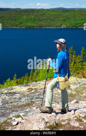 Nordosten Arm Anzeige von Mill Cove Lookout Trail Gipfel, Terra Nova Nationalpark, Neufundland und Labrador, Kanada Stockfoto