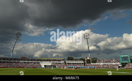 BIRMINGHAM, ENGLAND. 02. AUGUST 2019: Eine allgemeine Ansicht bei Tag des Specsavers Asche erste Testspiel bei Edgbaston Cricket Ground, Birmingham. Stockfoto