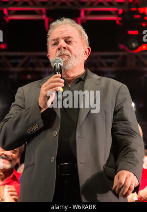 Rio de Janeiro, Brasilien. Frebuary 27, 2016: Der ehemalige brasilianische Präsident Luis Inacio Lula da Silva liefert eine Rede bei einer Arbeiterpartei Konferenz Stockfoto