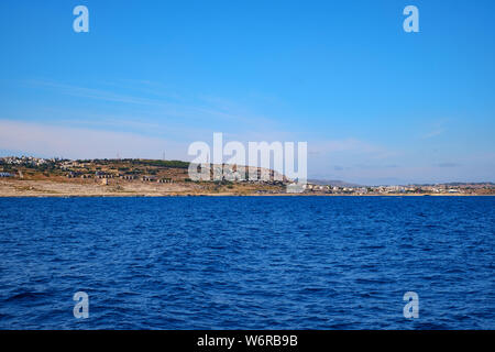 Sliema, Malta - 18. Juli 2019. An der Ostküste von Malta Blick vom Kreuzfahrtschiff Stockfoto