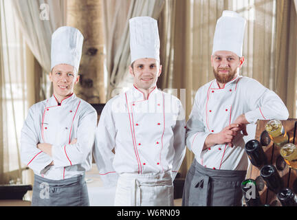 Porträt einer Köche im Restaurant. Stockfoto