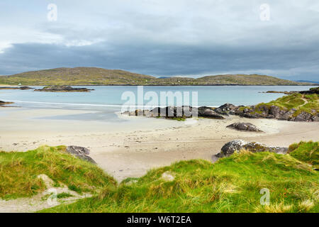 Abtei Insel, die idyllische Flecken des Landes im Derrynane Historic Park, Berühmt für die Ruinen von derrynane Kloster und Friedhof, im County Kerry, Irelan entfernt Stockfoto