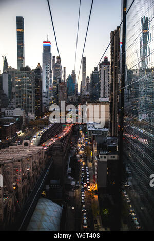 Filmische Schuß von der Roosevelt Island Tram Stockfoto