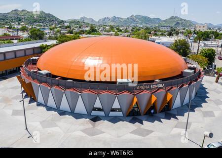 Luftbild oder Stadt Landschaft der Sonoran Arena früher genannt, Turnhalle in Hermosillo, Sonora. Einer der Hauptstraßen dieser Stadt ist von Rodriguez Boulevard. (Foto: LuisGutierrez/NortePhoto.com) Vista aerea o paisaje de Ciudad de la Arena Sonora antes llamado gimnacio del Estado de Hermosillo, Sonora. Se ubica en el bulevar Rodriguez una de las principales avenidas De esta Ciudad. (Foto: LuisGutierrez/NortePhoto.com) Stockfoto