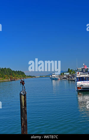 Blick auf die Marina und die Stadt La Conner, Washington, USA Stockfoto