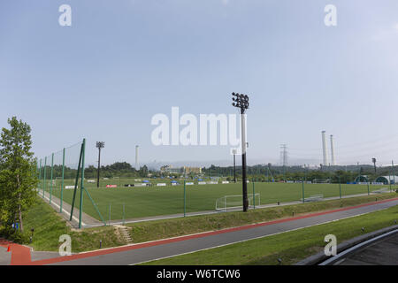 Fukushima, Japan. 2 Aug, 2019. Einen Überblick über die J-Dorf National Training Centre als Teil der ''Tohoku Media Tour gesehen wird: Fukushima Kurs'' Veranstaltung. Die jährliche Veranstaltung, organisiert von der Tokyo Metropolitan Government (TMG) präsentiert die Wiederherstellungsmaßnahmen in Fukushima, der von der 2011 grossen Osten Japan Erdbeben betroffen. Credit: Rodrigo Reyes Marin/ZUMA Draht/Alamy leben Nachrichten Stockfoto