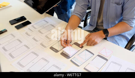 Grafik Designer UI UX kreative Skizze Planung Anwendung Web für smart phone Stockfoto