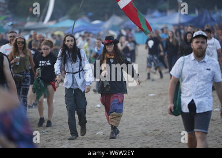 Küstrin, Polen. 02 Aug, 2019. Polen: Die Menschen feiern im Pol und Rock Festival in Küstrin. Quelle: Simone Kuhlmey/Pacific Press/Alamy leben Nachrichten Stockfoto